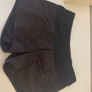 black lululemon speed ups size 2 4 inch inseam